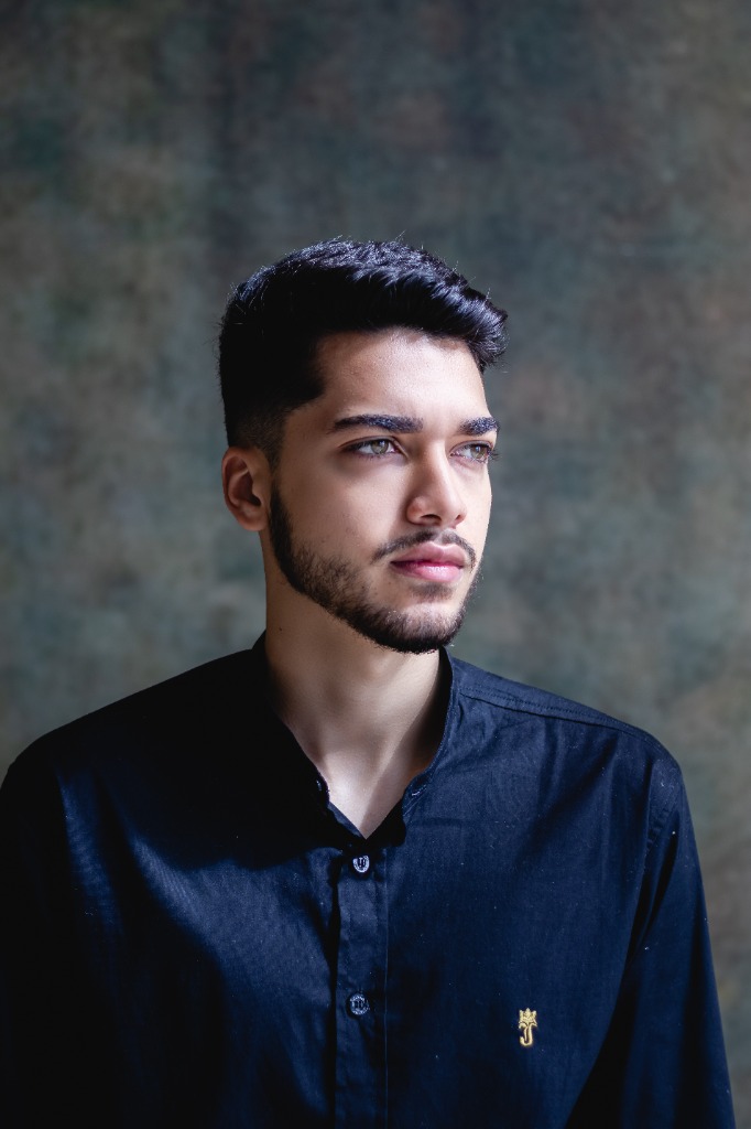 Rafael César — Designer Gráfico